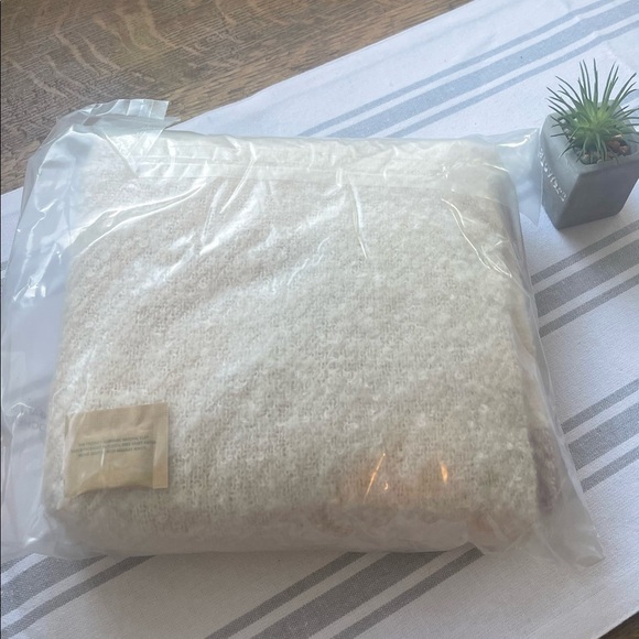 Gentle Fawn Huntingon Pink & Taupe/Cream toned cozy scarf - Picture 10 of 11